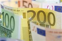  آغاز عرضه عمده اسکناس یورو برای تنظیم بازار