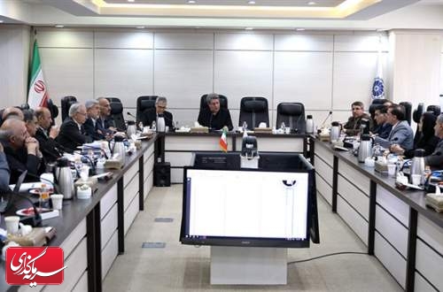مشکلات ناشی از کسری تحویل سوخت و همسان‌سازی تعرفه حق‌العمل سوخت در جایگاه‌ها بررسی شد